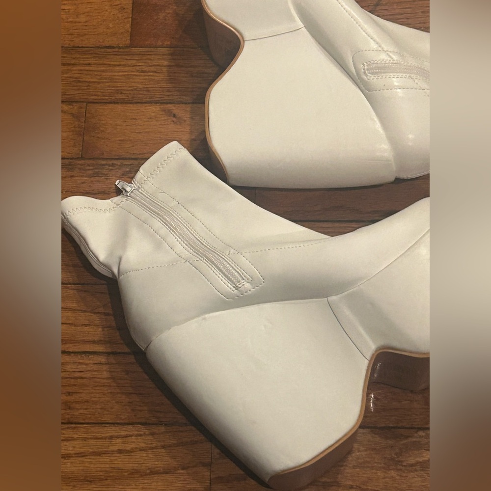 Azalea Wang Lovely White Platform Stretch Sock Vegan Bootie Size 8 - Picture 9 of 15
